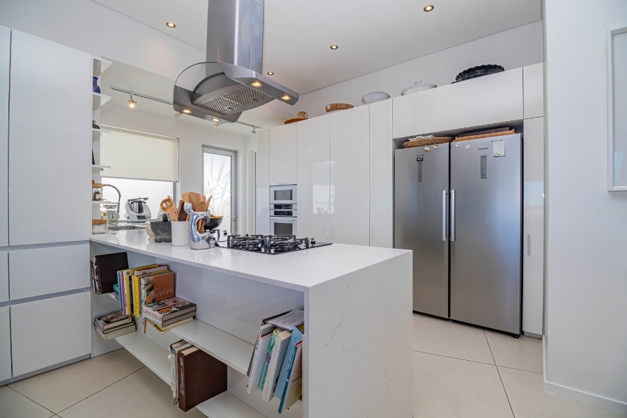 4 Bedroom Property for Sale in Whale Rock Western Cape